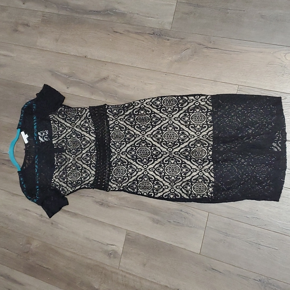 Socialite Lace Dress